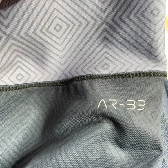 AR-33 Alpha High Waisted Ombre Leggings - Picture 10 of 10